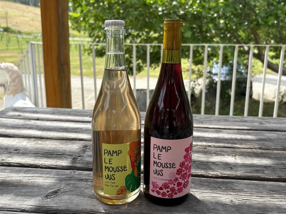 Pamplemousse Jus Natural Winery Logo