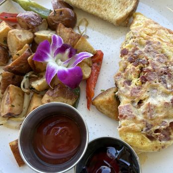 The Plantation House - Portuguese Sausage, Bacon & Cheddar Omelette - Hawaiian Near Me - Lahaina, Hawaii The Plantation House - Portuguese Sausage, Bacon & Cheddar Omelette - Hawaiian Near Me - Lahaina, Hawaii