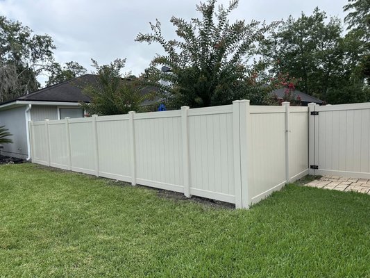 Fencing & Gate Services - We specialize in fencing and gate repair and installation. If you are looking to install a new fence, or repair an existing fence we can help. Give us a call today. We are locally owned, veteran owned, and never subcontract our work. You will work directly with the business owner for your project.