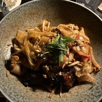 Le Colonial - Atlanta - Beef stir fry - Bars Near Me - Atlanta, Georgia Le Colonial - Atlanta - Beef stir fry - Bars Near Me - Atlanta, Georgia