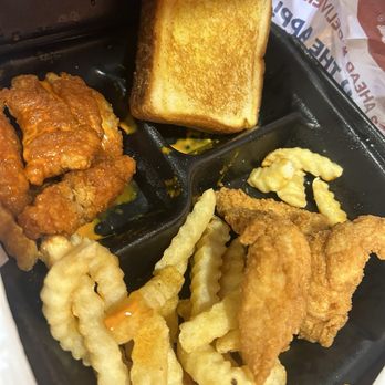 Zaxbys - I went around 4:30 the place was empty and yet this looks like they were in a rush.... +they forgot my sauces - Fast Food Near Me - Columbia, South Carolina
