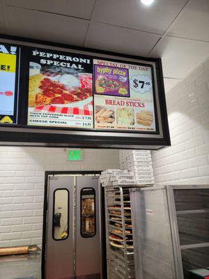 Blondie’s Pizza by null