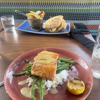 Makers Union - Salmon with green beans with jasmine rice in place of the mushroom quinoa - American Near Me - Arlington, Virginia Makers Union - Salmon with green beans with jasmine rice in place of the mushroom quinoa - American Near Me - Arlington, Virginia