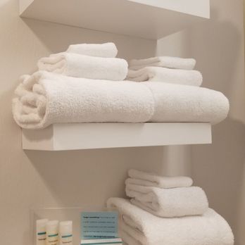 Hampton Inn Crestview South I-10 - I like the floating shelves for the towels = gets dusted or wiped regularly. - Hotels Near Me - Crestview, Florida Hampton Inn Crestview South I-10 - I like the floating shelves for the towels = gets dusted or wiped regularly. - Hotels Near Me - Crestview, Florida