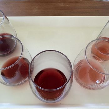 Back 10 Cellars - Tasting - Wine Tasting Room Near Me - Beamsville, Ontario