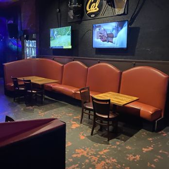 Spats - Photo 4: Interior - Dive Bars Near Me - Berkeley, California