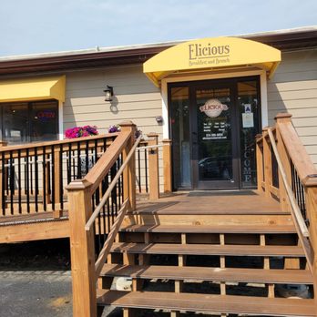 Elicious - the entrance to the restaurant - Southern Near Me - Ferguson, Missouri Elicious - the entrance to the restaurant - Southern Near Me - Ferguson, Missouri