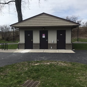 Lasalle Waterfront Park - Bathrooms but not sure if they are open - Parks Near Me - Niagara Falls, New York