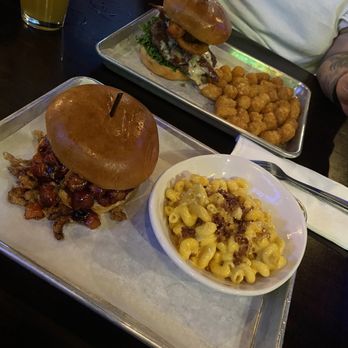 Twisted Pig Bar and Grill - Kitchen Sink Burger, McBelly Bomb, Twisted Mac - American Near Me - Modesto, California Twisted Pig Bar and Grill - Kitchen Sink Burger, McBelly Bomb, Twisted Mac - American Near Me - Modesto, California