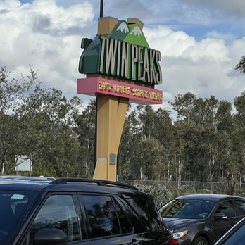 TWIN PEAKS - Updated March 2025 - 331 Photos & 444 Reviews - 16411