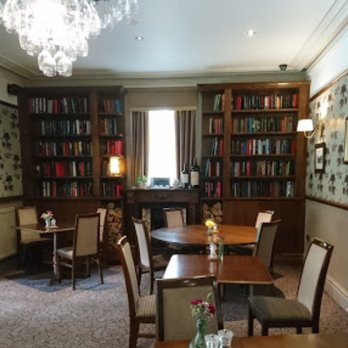 Aysgarth Falls Hotel - large bar area as well as separate restaurant areas. (Large outside area too). - Pubs Near Me