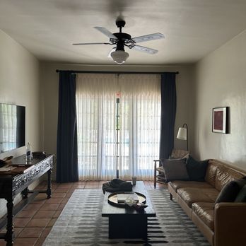 Casa Cody - living room - Hotels Near Me - Palm Springs, California