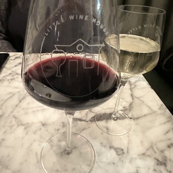 Little Wine House - Petit Sirah and Sav Blanc in their beautiful glasses! - Wine Bars Near Me - San Jose, California