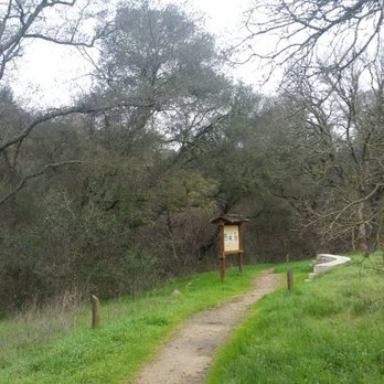 Hinkle Creek Nature Area - Dirt Trail - Hiking Near Me - Folsom, California