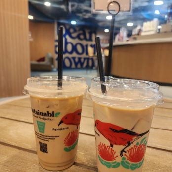 Bean About Town Waikiki - Iced vanilla coffee and iced White Chocolate Latte - Coffee Roasteries Near Me - Honolulu, Hawaii Bean About Town Waikiki - Iced vanilla coffee and iced White Chocolate Latte - Coffee Roasteries Near Me - Honolulu, Hawaii