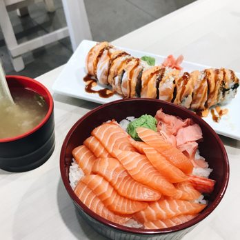 Union Sushi - Lots of yummy salmon - Sushi Bars Near Me - Flushing, New York Union Sushi - Lots of yummy salmon - Sushi Bars Near Me - Flushing, New York