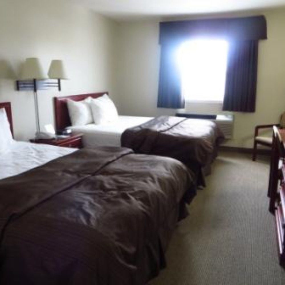 Days Inn - Hotels Near Me - Steinbach, Manitoba