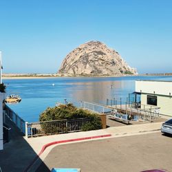 Anderson Inn - Awesome view from our balcony of Morro Rock and the Bay!