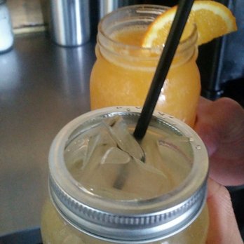 Se7enBites - White peach sangria and orange blossom beermosa - Coffee & Tea Near Me - Orlando, Florida