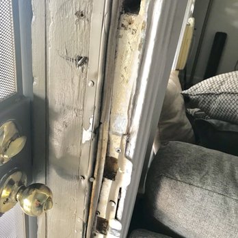 Valley Oak Property Management Turlock - This is a picture of the front door jamb that was never fixed - Property Management Near Me - Modesto, California