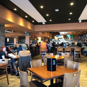 5th Tavern - the interior of the restaurant - New American Near Me - Bloomfield Hills, Michigan