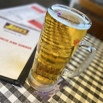 Jake's Roadhouse - Beer on tap modeló - Barbeque Near Me - Monrovia, California