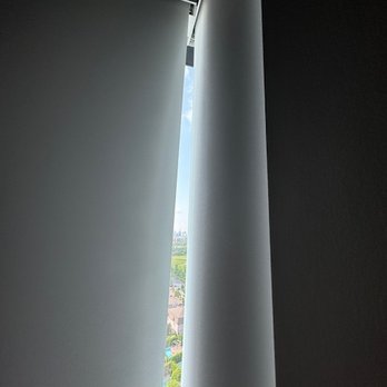 Homesync - Gab in window 1 - Security Systems Near Me - Saint-Laurent, Quebec