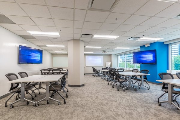 Corporate Training Venue - Are you looking to host a corporate training?
When it comes to formal corporate training to your employees, it’s important you get it right first time. And one of the key aspects of how successful your training session will be is the space in which you do it. Too uninspiring, lackluster, and lacking in facilities and you’ll quickly lose your audience’s attention.

That’s where our team at WorkSocial can help. Classrooms that have exemplary amenities, you can find a Classroom for rent in NYC that meets your company’s exacting needs and standards.