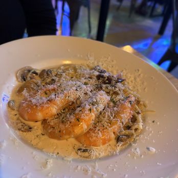 Bar 1994 - a plate of pasta with shrimp and mushrooms - Bars Near Me - Montreal, Quebec Bar 1994 - a plate of pasta with shrimp and mushrooms - Bars Near Me - Montreal, Quebec