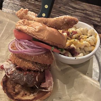 Bacon, Bourbon & Beer - B3 Burger and Brisket Mac n Cheese - Cocktail Bars Near Me - Morgantown, West Virginia