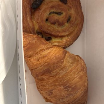 Paris Baguette - Pain aux raisins and a croissant - Bakeries Near Me - Honolulu, Hawaii Paris Baguette - Pain aux raisins and a croissant - Bakeries Near Me - Honolulu, Hawaii