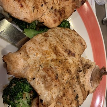 White Plains Coach Diner - 3204. Grilled Chicken Breast with broccoli - Diners Near Me - White Plains, New York