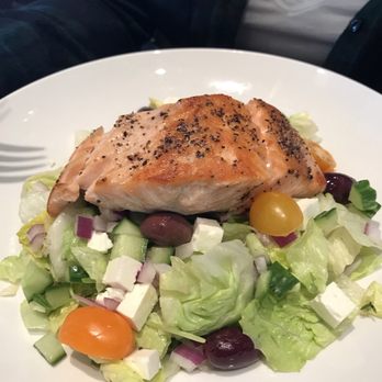 Breadsticks Cafe & Grill - Greek salad with Salmon. - American Near Me - Atlantic City, New Jersey