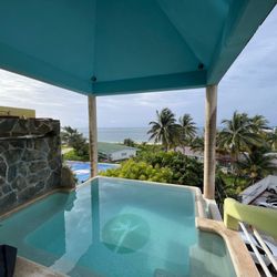 Layla Guesthouse - A fuller view of the AWESOME pool