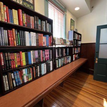 Vintage Bookstore And Wine Bar - Lots of books! - Wine Bars Near Me - Austin, Texas Vintage Bookstore And Wine Bar - Lots of books! - Wine Bars Near Me - Austin, Texas