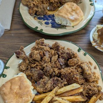 Sunday Diner - Delicious chicken livers, fries with a cat head biscuits! - Southern Near Me - Clayton, Georgia Sunday Diner - Delicious chicken livers, fries with a cat head biscuits! - Southern Near Me - Clayton, Georgia