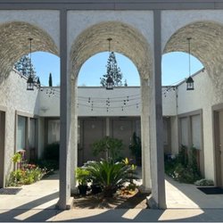 Innovate Behavioral Health Medical Group - Front Courtyard at Innovate Behavioral Health in Upland, CA. Managed by Neighbor (& Naturopathic Doctor), Dr. Priscilla.