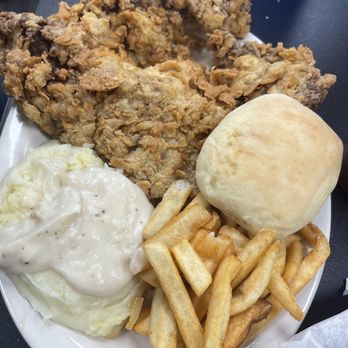 Wes’s Burger Shack - Chicken Fried Steak with Gravy - with Mashed Potatoes and Fries. The Steak was huge with a crunchy batter. Fries were crispy and hot. - Burgers Near Me - Temple, Texas