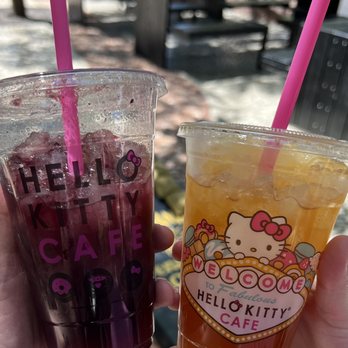 Hello Kitty Cafe - Blueberry and Pineapple Mango Lemonade - Desserts Near Me - Las Vegas, Nevada