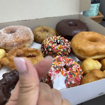 Ros Donuts - Ros donuts - Donuts Near Me - San Lorenzo, California Ros Donuts - Ros donuts - Donuts Near Me - San Lorenzo, California