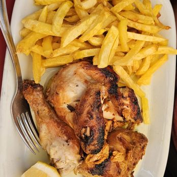 Jardim dos Frangos - A different chicken plate - Barbeque Near Me - Cascais, 11 Jardim dos Frangos - A different chicken plate - Barbeque Near Me - Cascais, 11