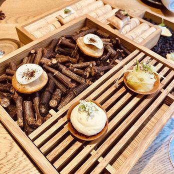 Logis de la Cadene Restaurant - French Near Me - Saint Emilion, 33
