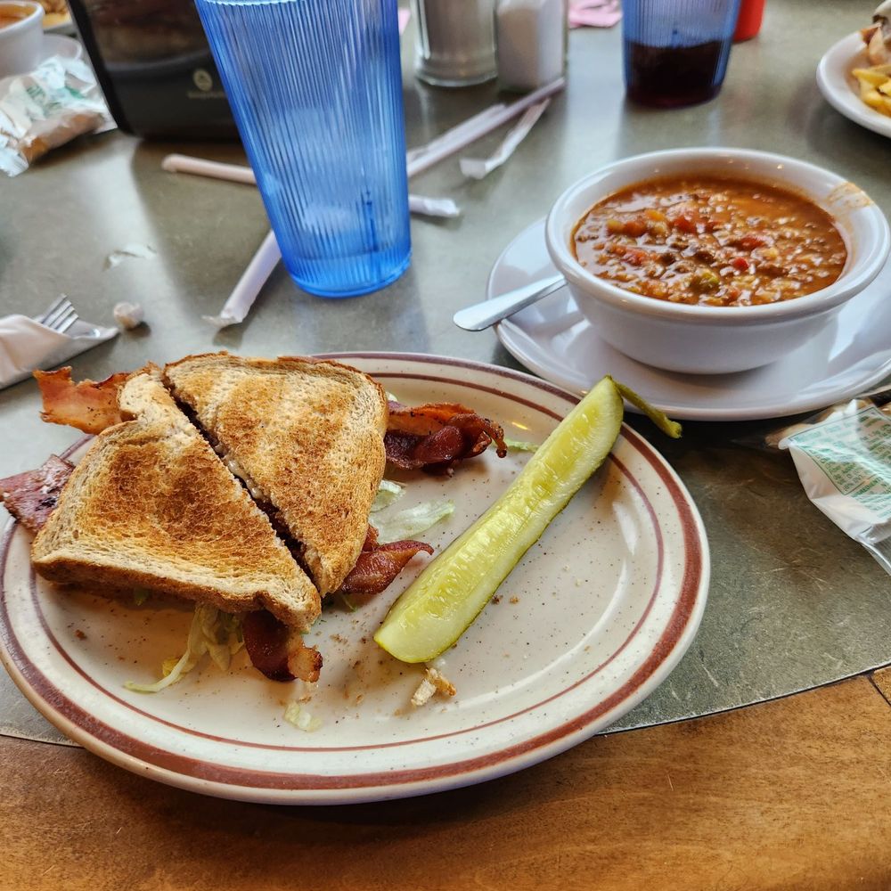 Texas Hot Lunch 4-Sons - BLT and Stuffed Pepper Soup - New American Near Me - Kane, Pennsylvania