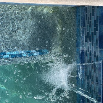 Norlan's Pool Service - Algae in the corners - Pool Cleaners Near Me Norlan's Pool Service - Algae in the corners - Pool Cleaners Near Me