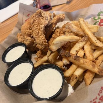 Chili's - Crispy Chicken Crispers Combo- chicken dryer than what they used to be - Tex-Mex Near Me - Austin, Texas