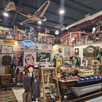 Picker Joe's Antique Mall - Antiques Near Me - Savannah, Georgia