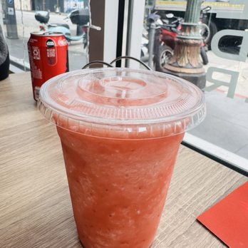 Jay’s Grill - Strawberry banana smoothie - Mediterranean Near Me - San Francisco, California