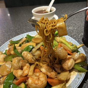Dragon's Bistro - Shrimp Hong Kong Style Chow Mein - Chinese Near Me - Gig Harbor, Washington