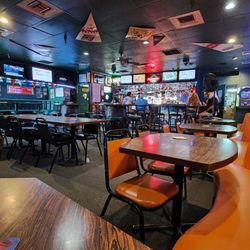 The Duchess bar and Grille - Groovy old retro type of corner pub