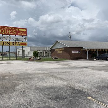 Southern Comfort Antiques - Antiques Near Me - Dundee, Florida Southern Comfort Antiques - Antiques Near Me - Dundee, Florida